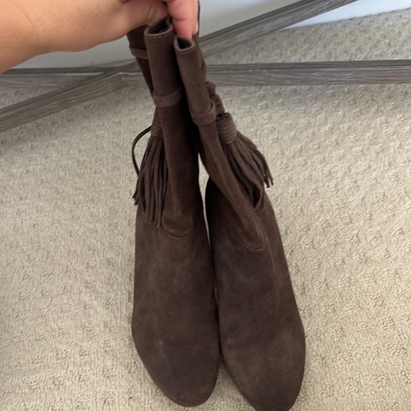 Vince Camuto booties - Picture 2 of 5